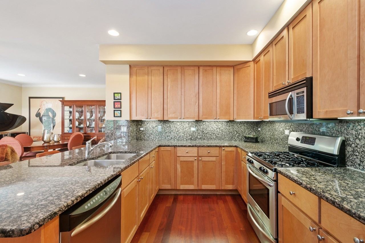 1056 W Lawrence Ave Apt 4c #4C - Photo 7 of 19