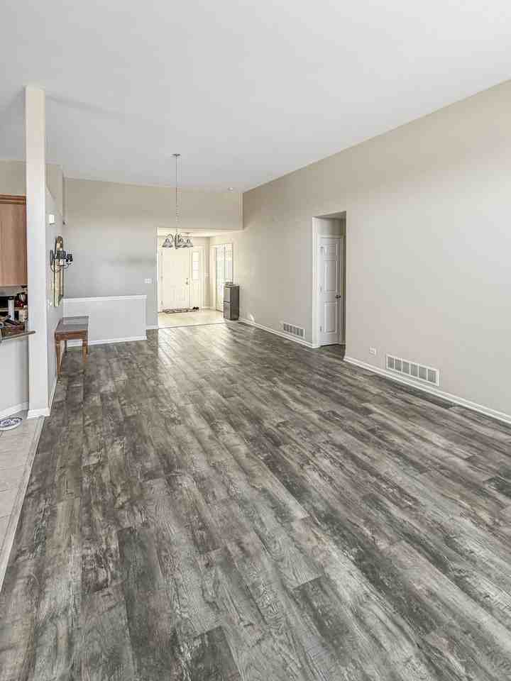 1387 Prescott Dr - Photo 3 of 19