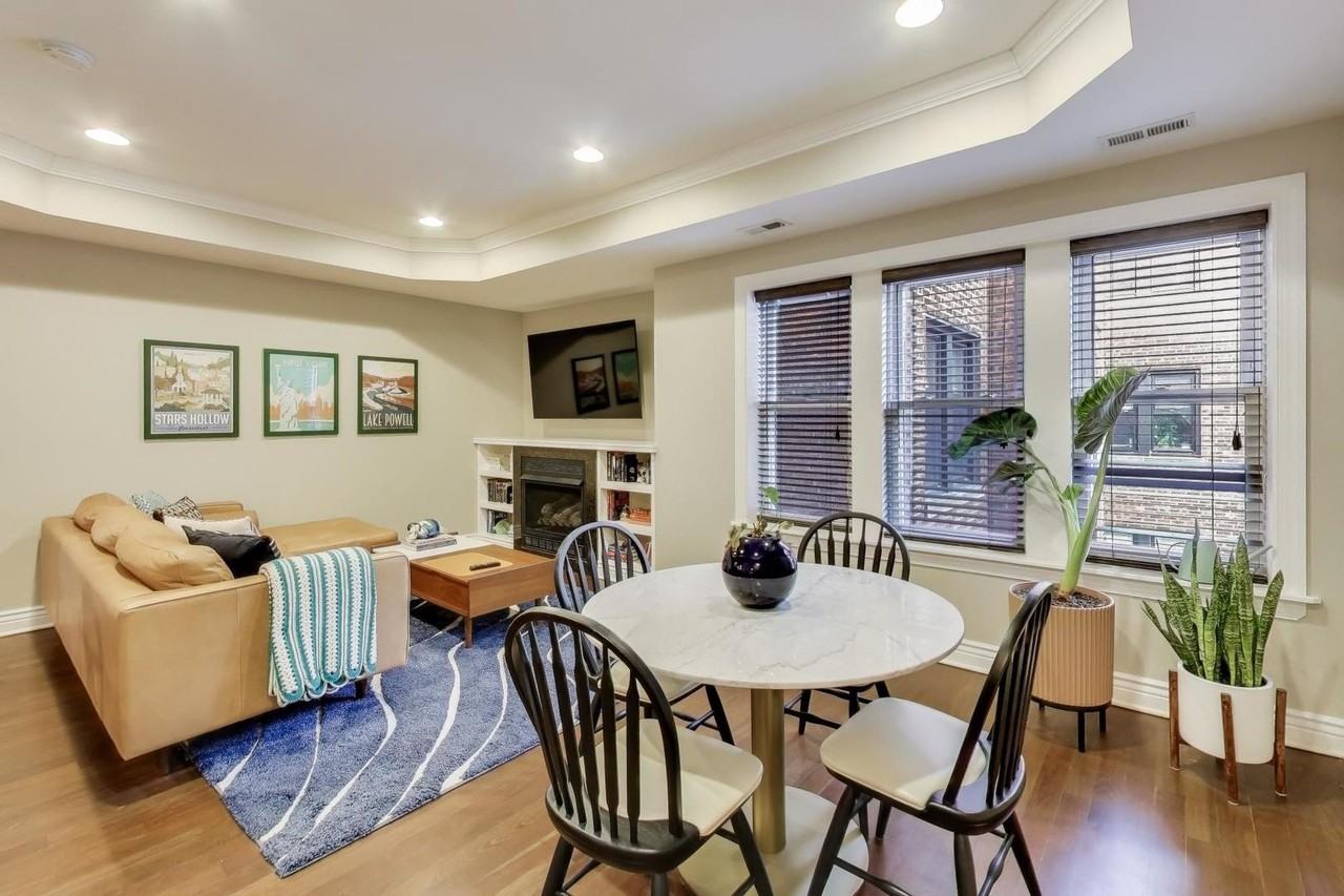 528 W Cornelia Ave Apt 2n #2N - Photo 2 of 15