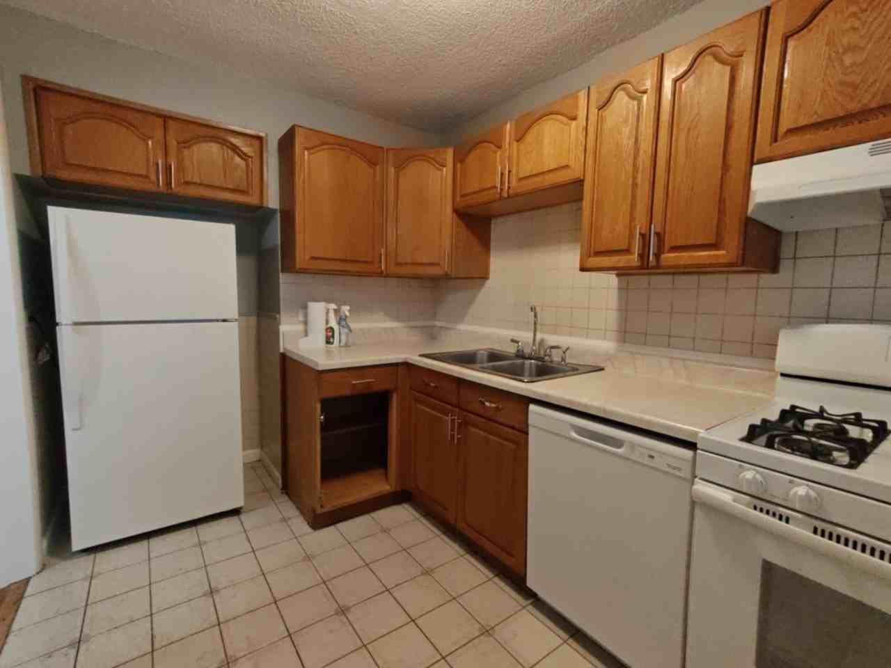 2437 W Balmoral Ave Unit 2 #2 - Photo 5 of 20