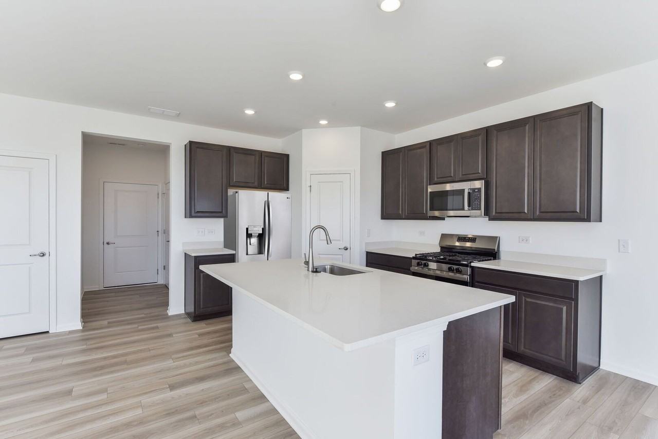 15137 S Hepworth Place S Hepworth Place - Photo 4 of 23