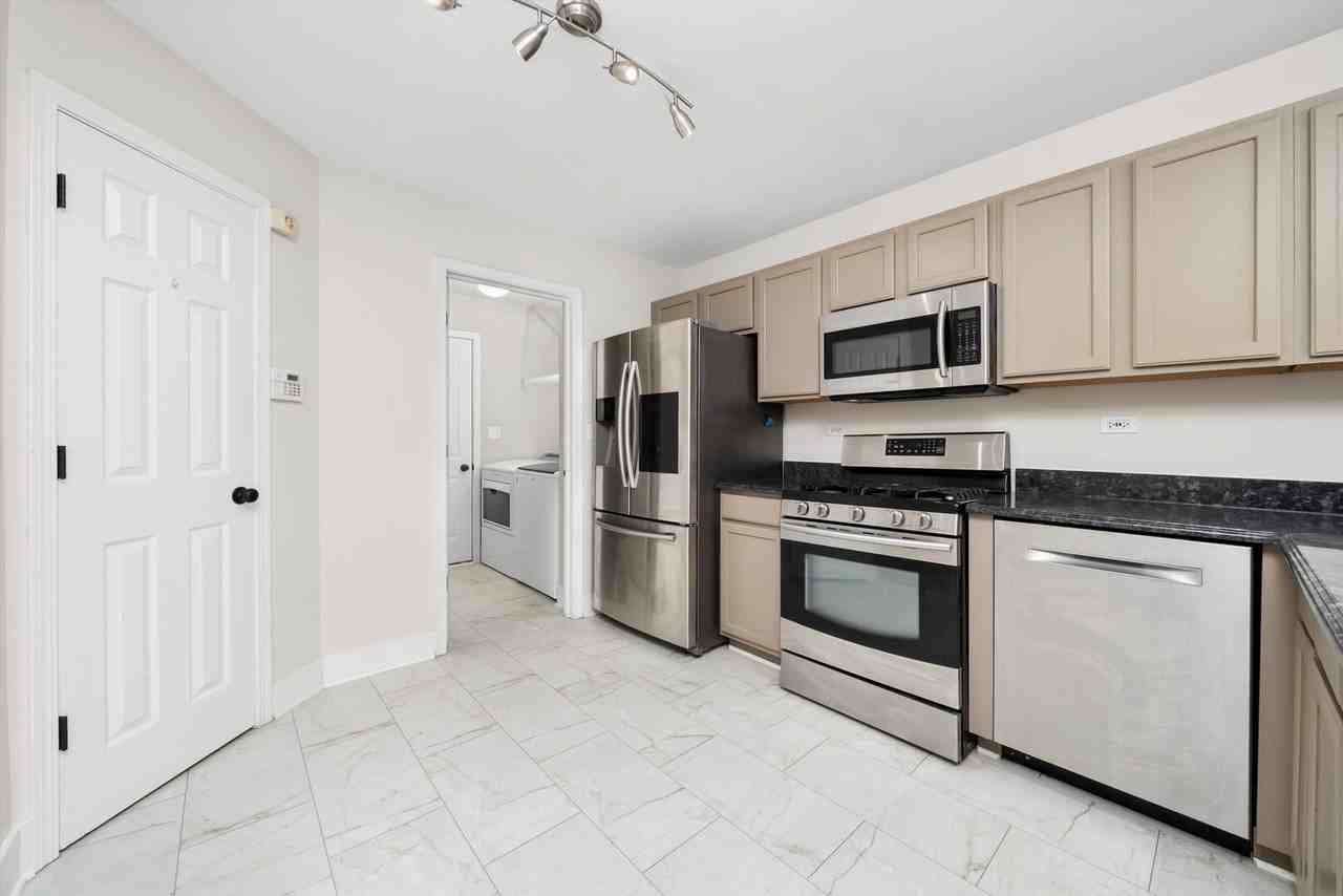 898 Mckenzie Station Dr - Photo 4 of 28