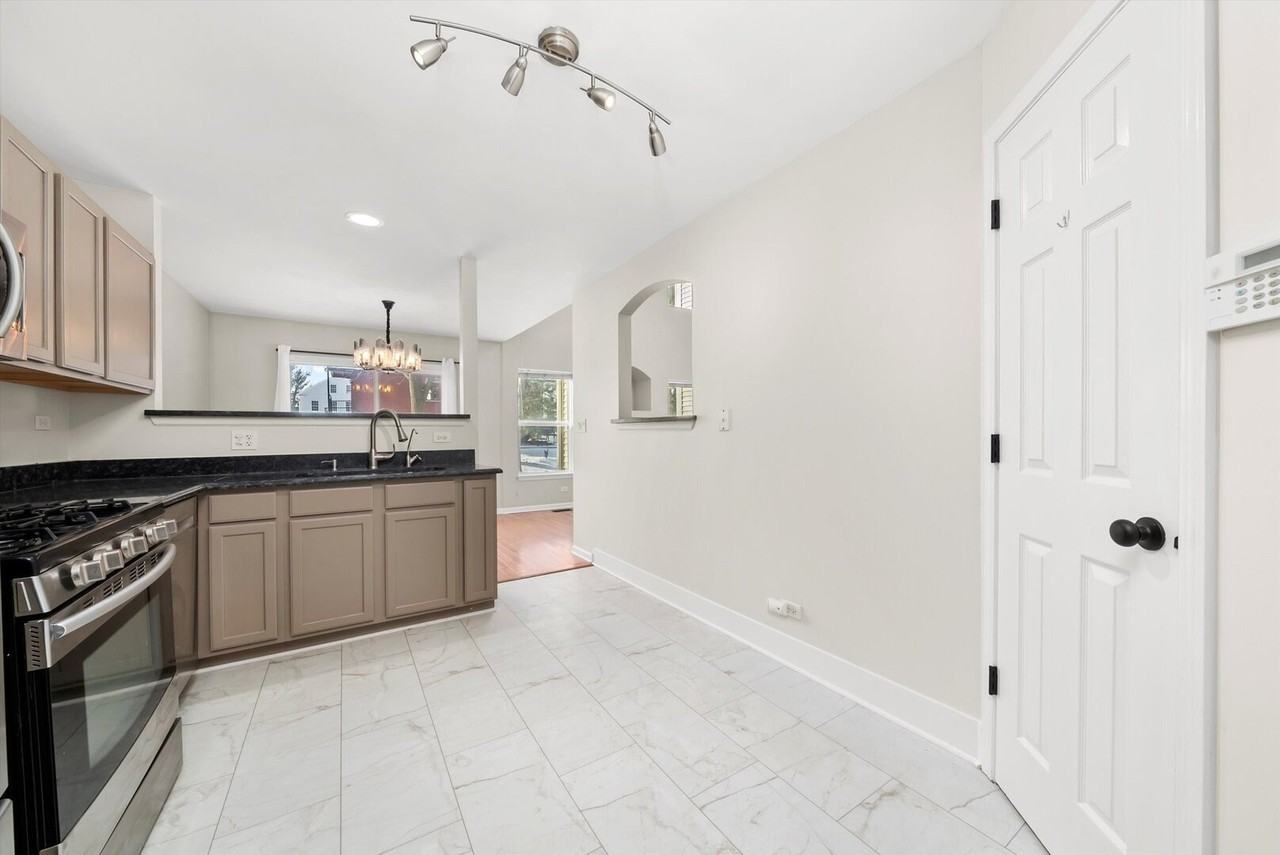 898 Mckenzie Station Dr - Photo 5 of 28