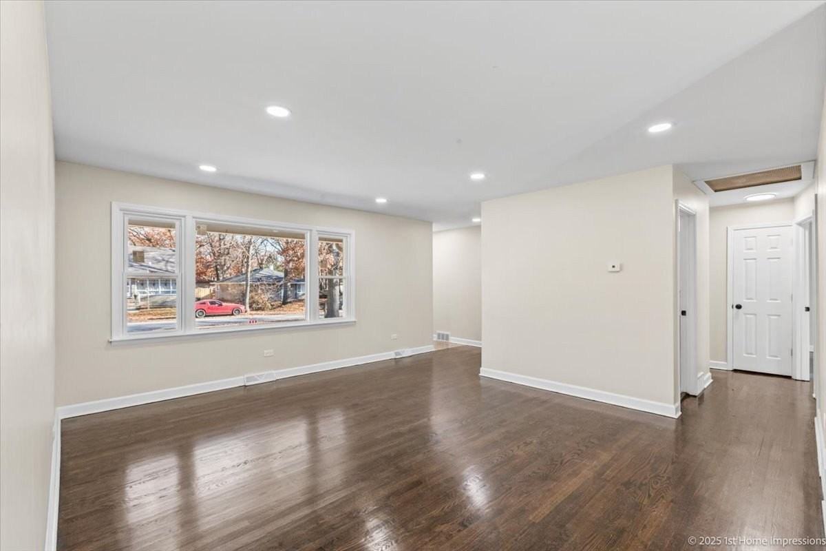 17740 Clyde Ave - Photo 3 of 13