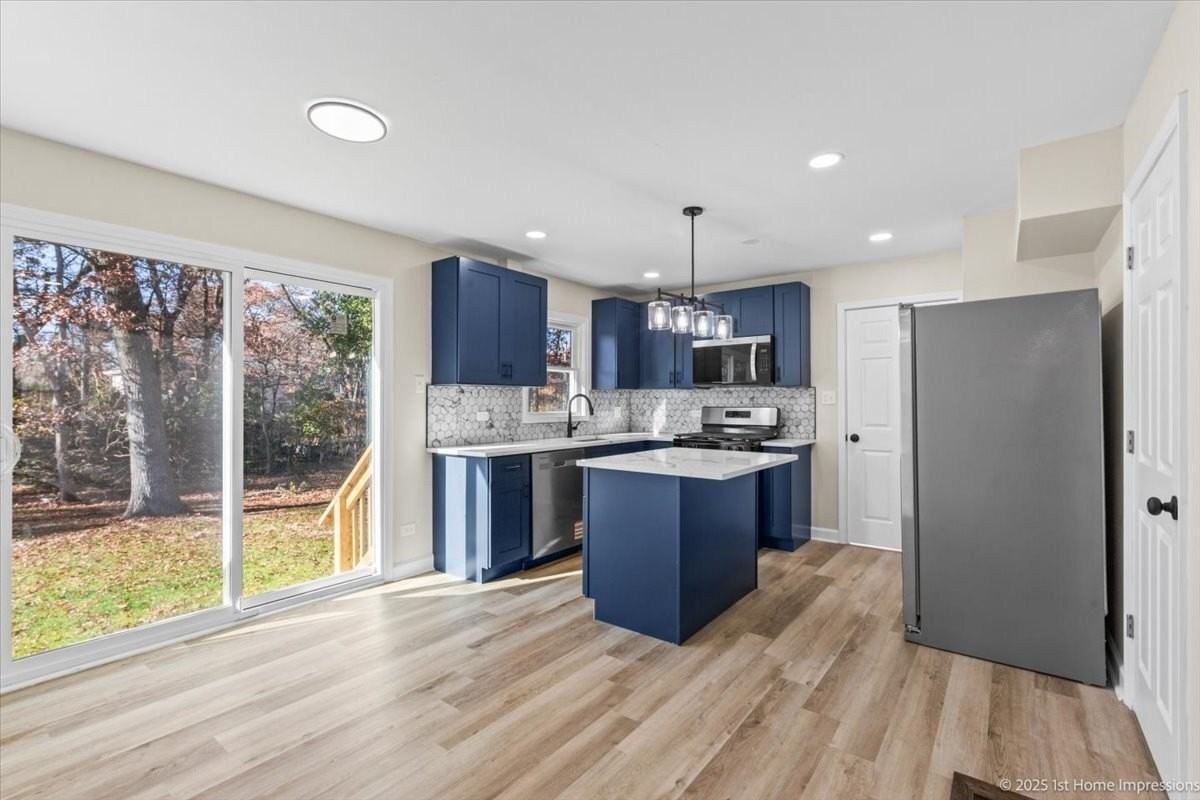 17740 Clyde Ave - Photo 4 of 13