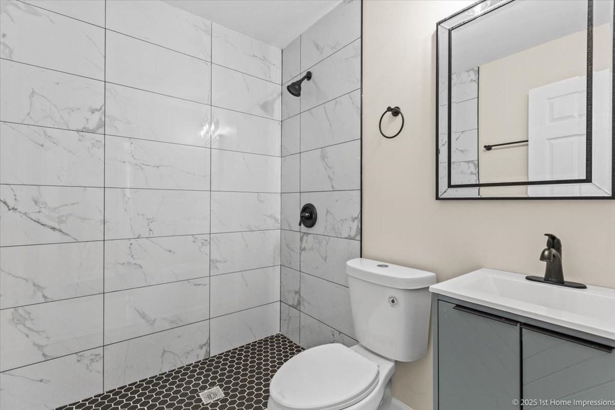 17740 Clyde Ave - Photo 6 of 13