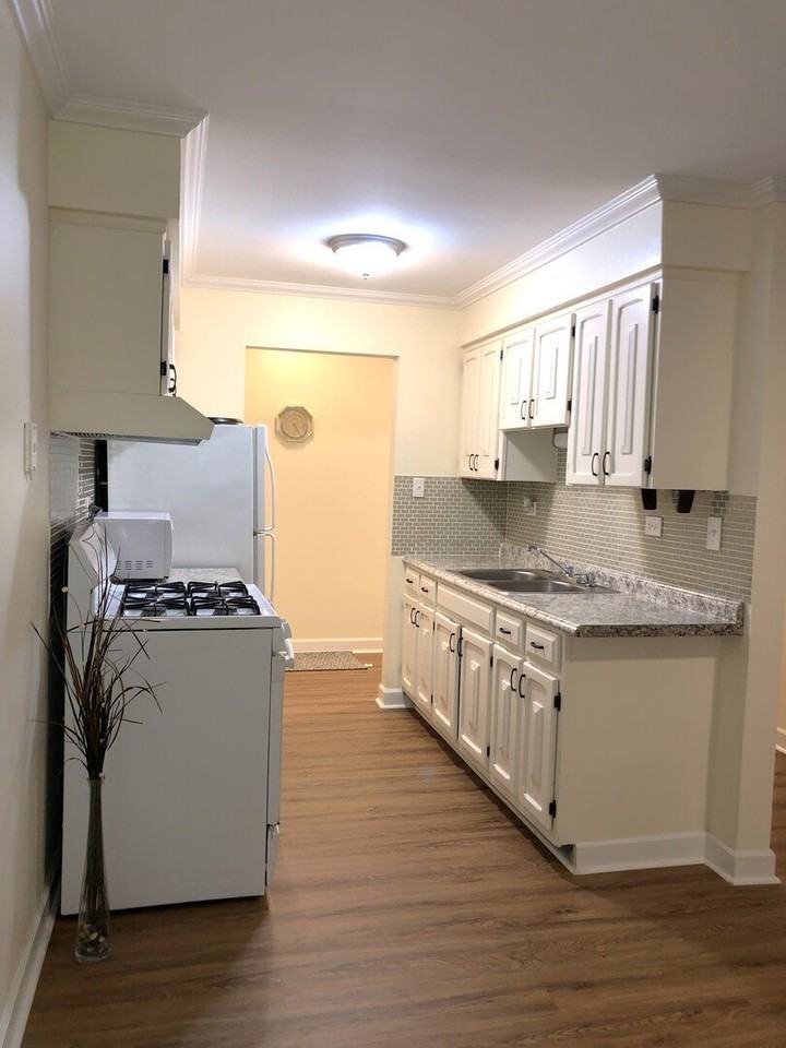 1188 Royal Glen Dr Apt 101w #101W - Photo 5 of 9