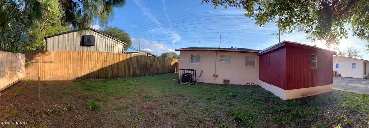 7503 Merrill Rd - Photo 2 of 23