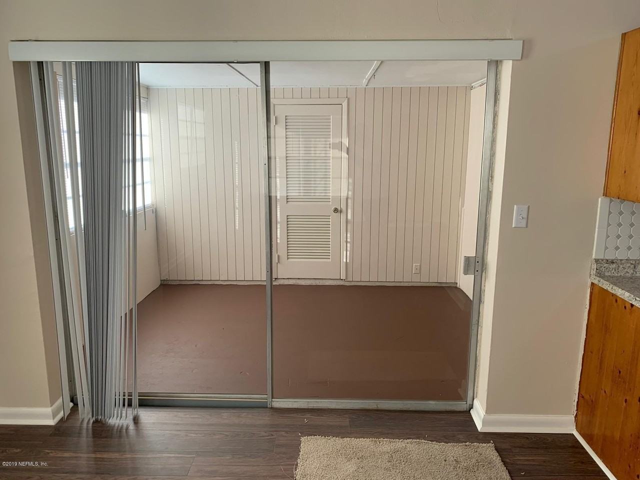 7503 Merrill Rd - Photo 4 of 23