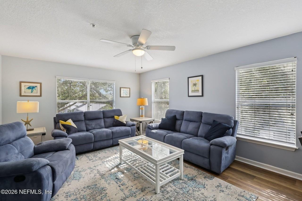 204 16th St Unit E #E - Photo 5 of 32