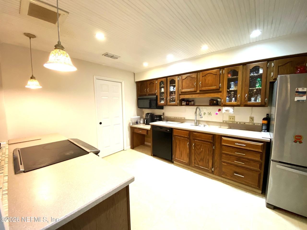 7252 Holiday Hill Ct - Photo 4 of 26