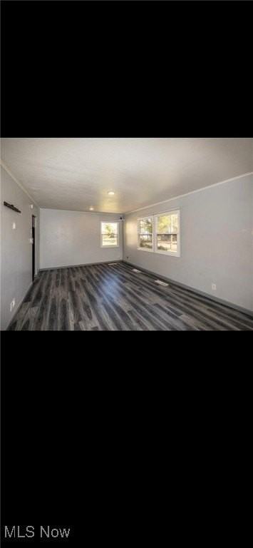 207 Fairlawn Ave - Photo 2 of 8