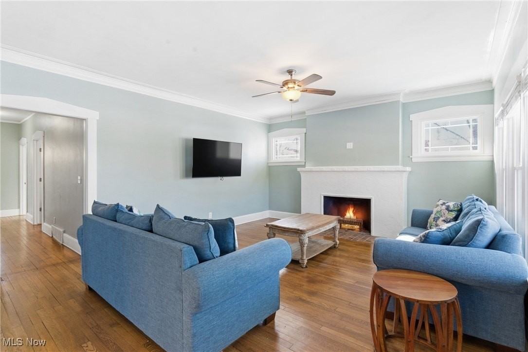 2728 Euclid Heights Blvd - Photo 5 of 42