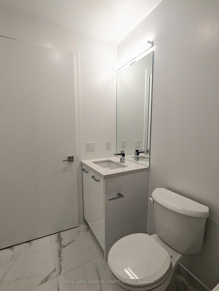 195 McCaul Street #714 - Photo 2 of 11