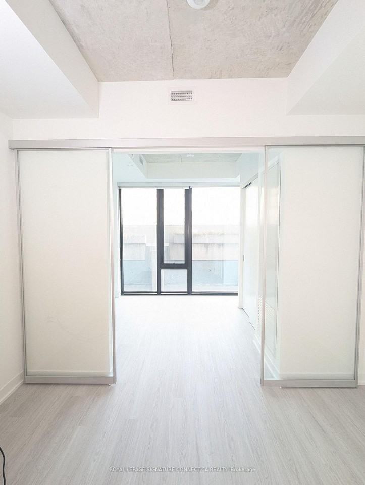 195 McCaul Street #714 - Photo 3 of 11