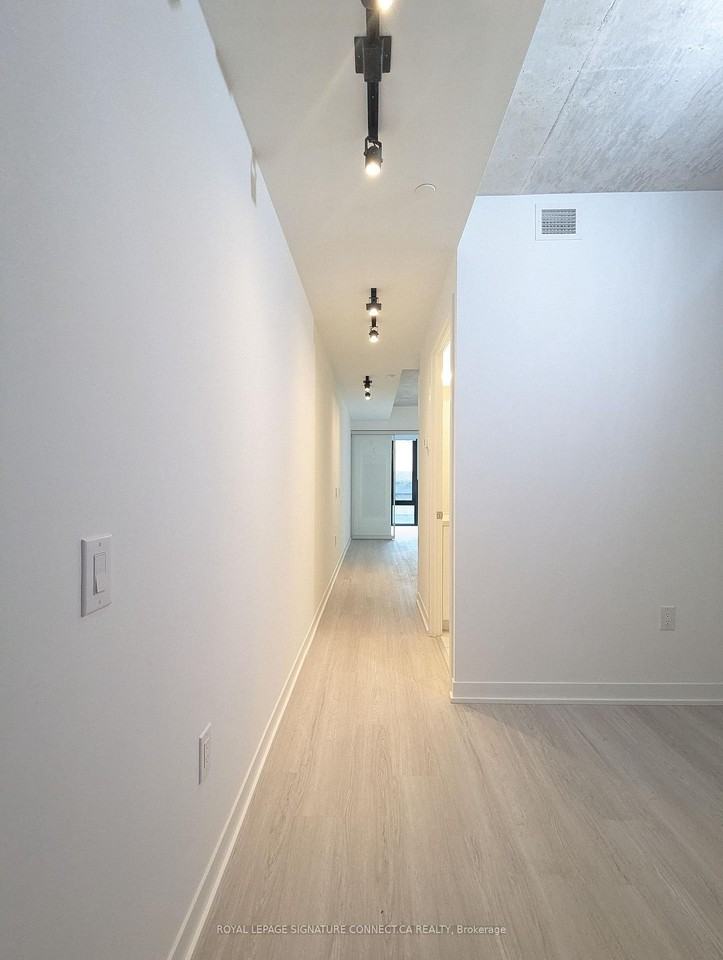 195 McCaul Street #714 - Photo 7 of 11