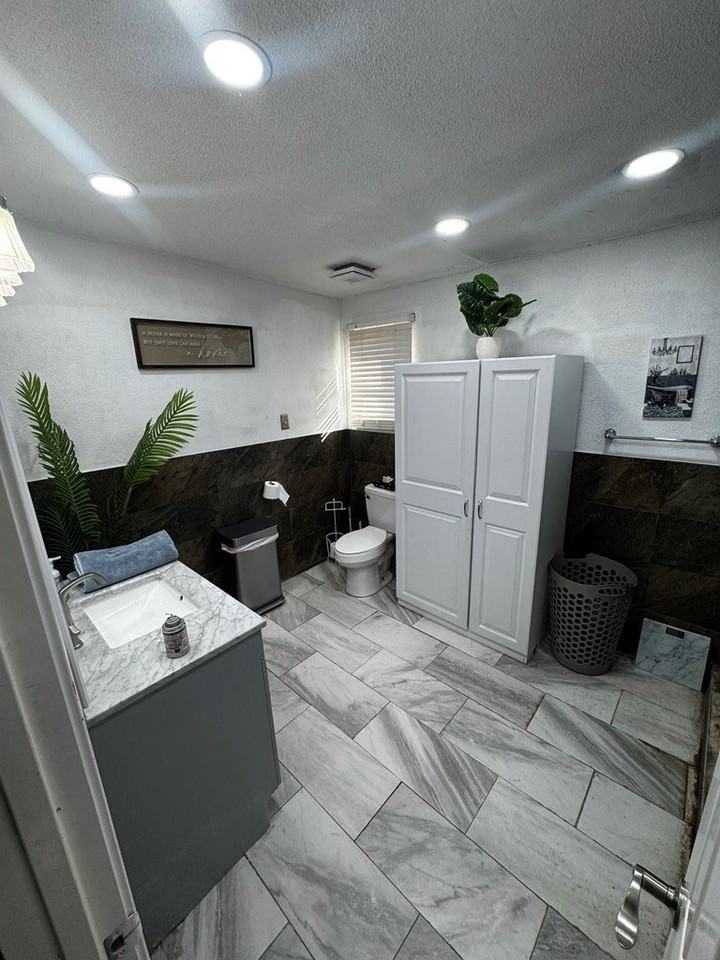 908 Bronstad Dr - Photo 7 of 8