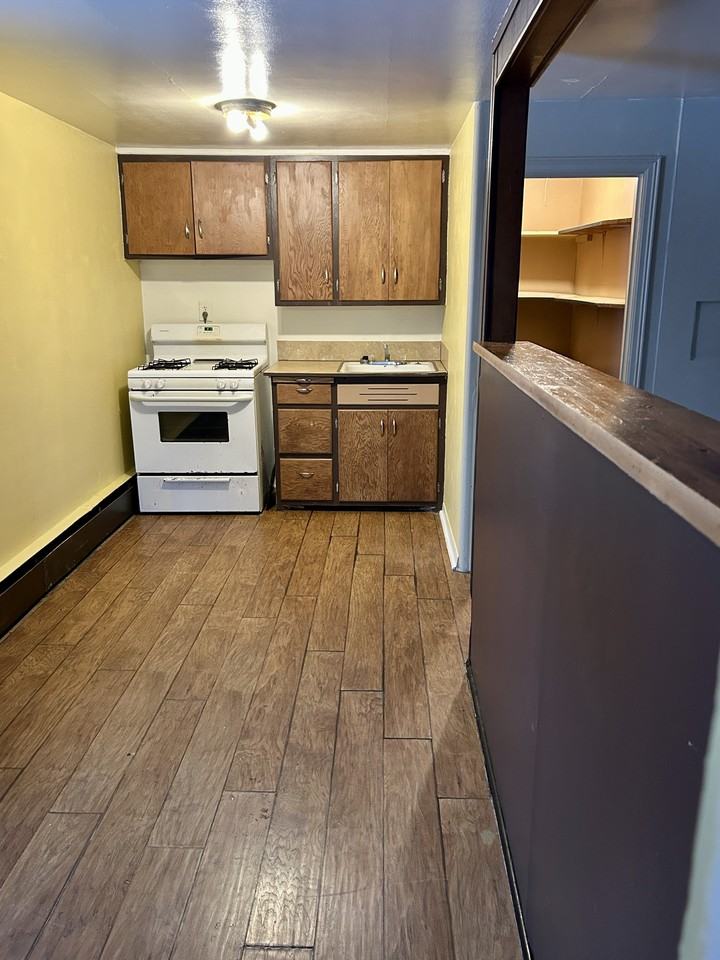 1428 E 41st St #1 - Photo 3 of 7