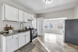 featured image of 828 N Chestnut Ave Lowr #LOWER