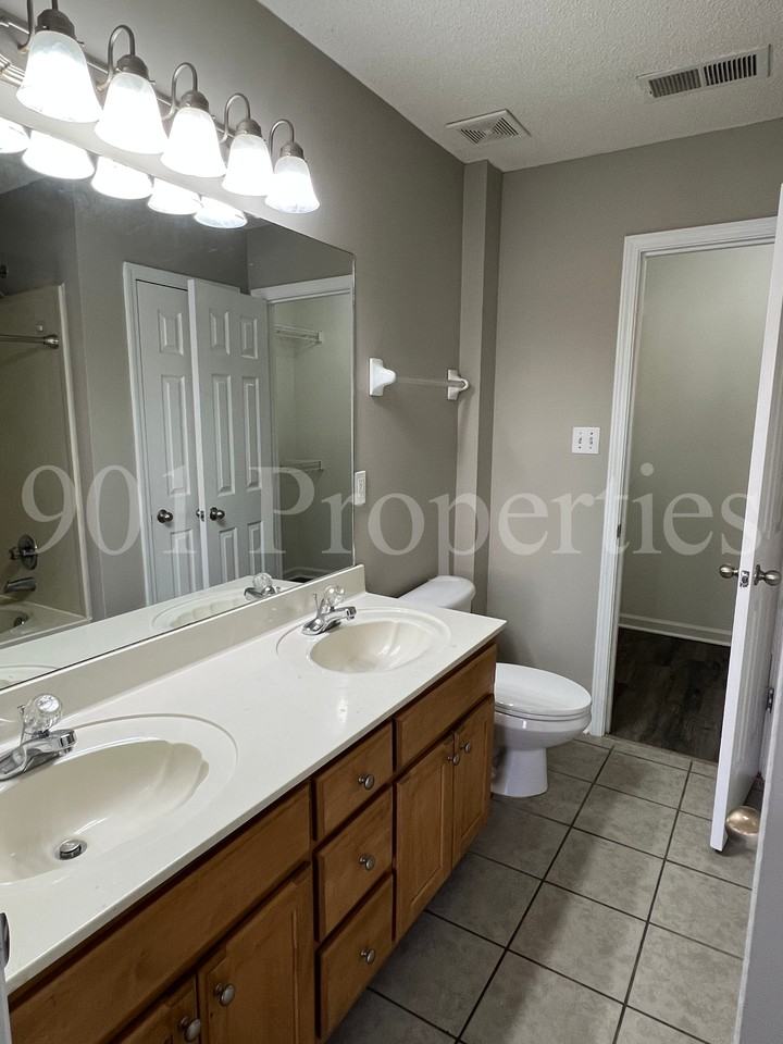 9851 Maggie Woods Ln #1 - Photo 5 of 8