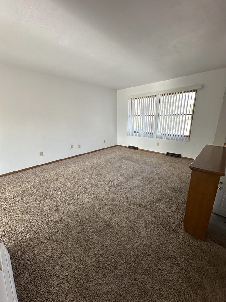 Starview Dr #1510 - Photo 5 of 17