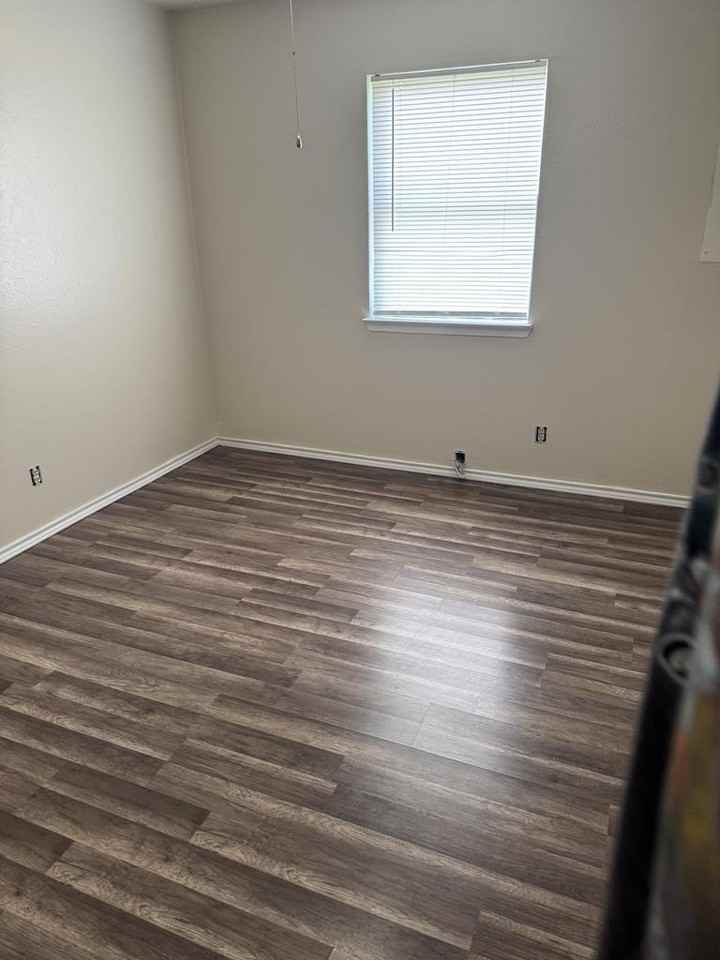 817 Van Zandt St - Photo 6 of 6