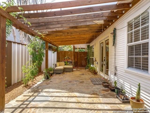 129 N Plant Ave - Photo 5 of 25