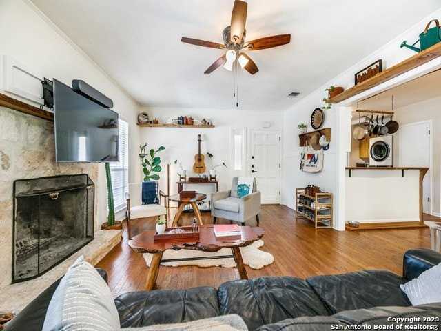 129 N Plant Ave - Photo 7 of 25