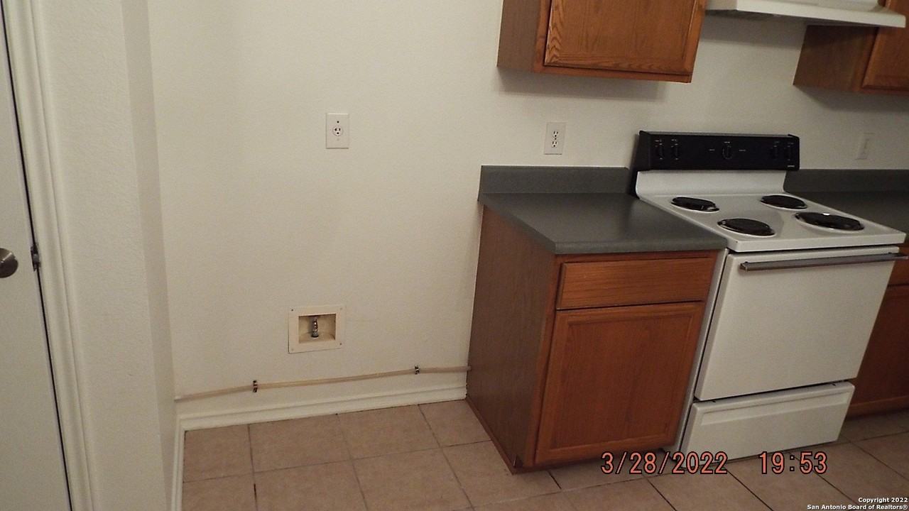 311 La Garde St - Photo 5 of 15