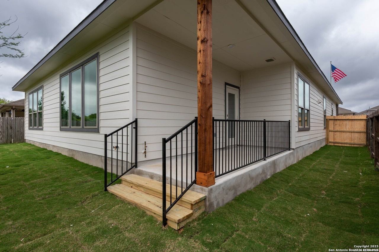 9828 Mulhouse Dr - Photo 2 of 20