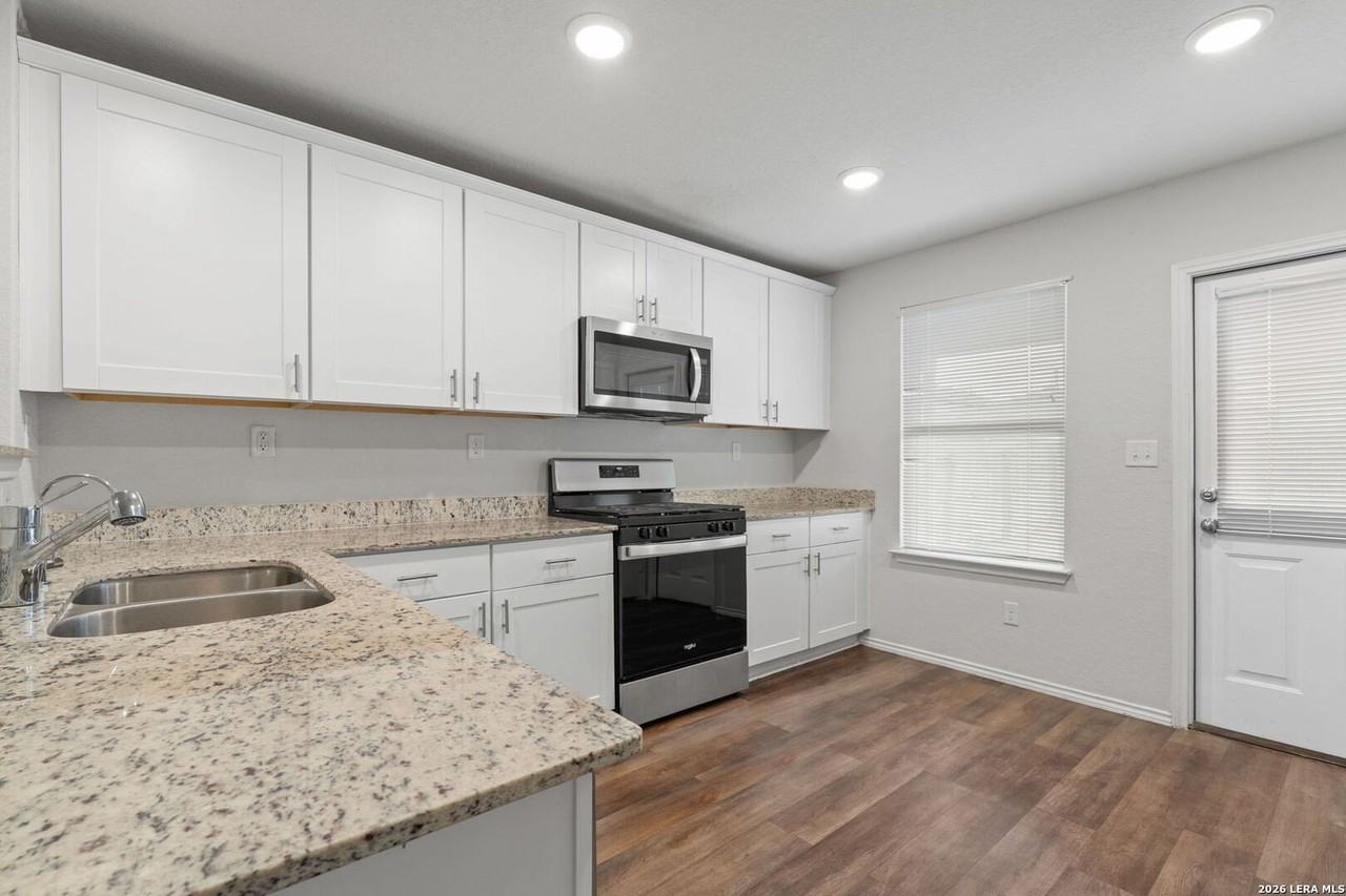 13726 Crossbow Rdg - Photo 4 of 15