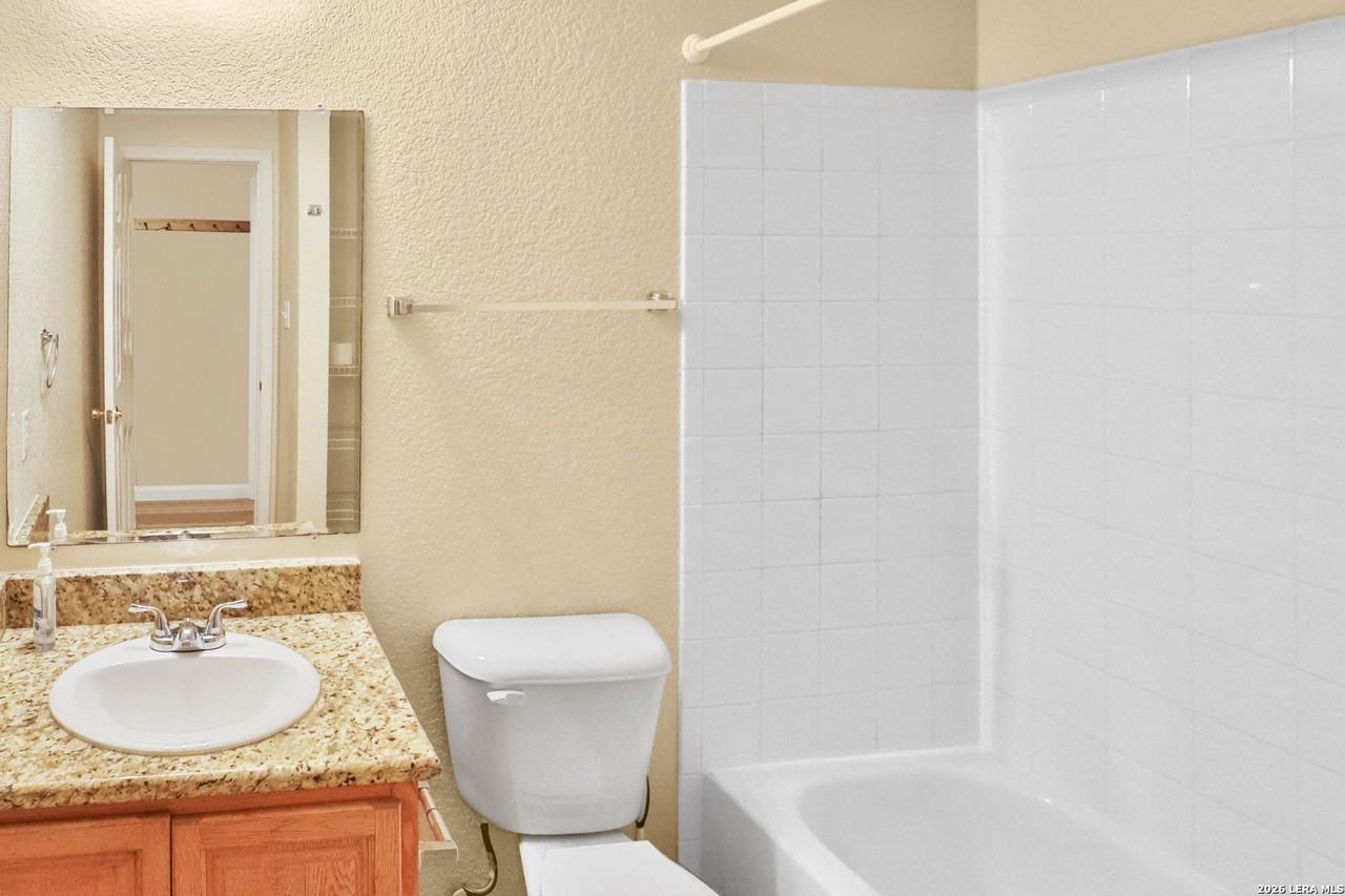 3202 Eisenhauer Rd Unit 402 #402 - Photo 7 of 11