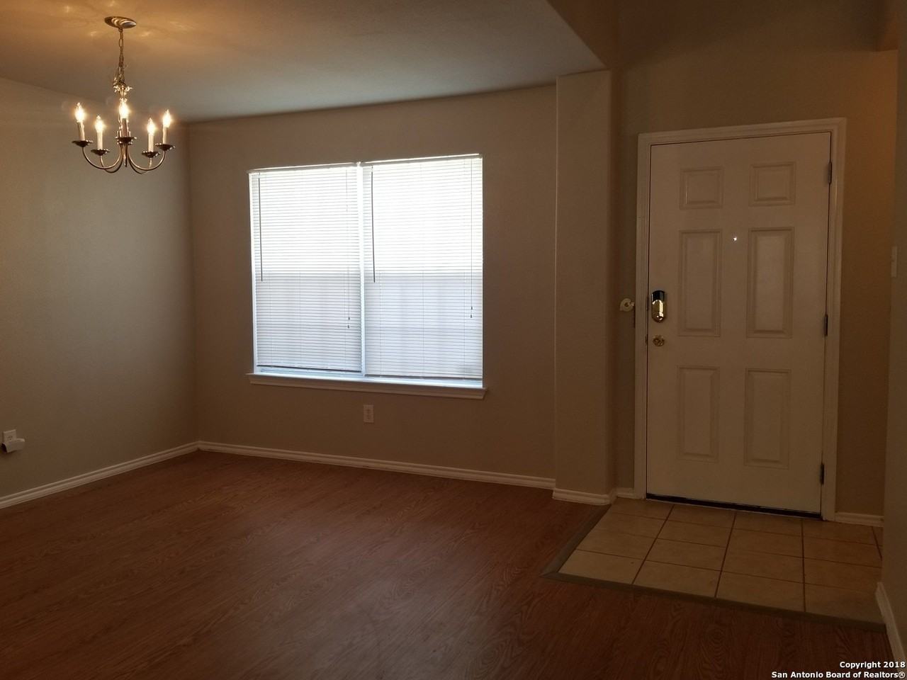 5123 Fountain Hl - Photo 2 of 25