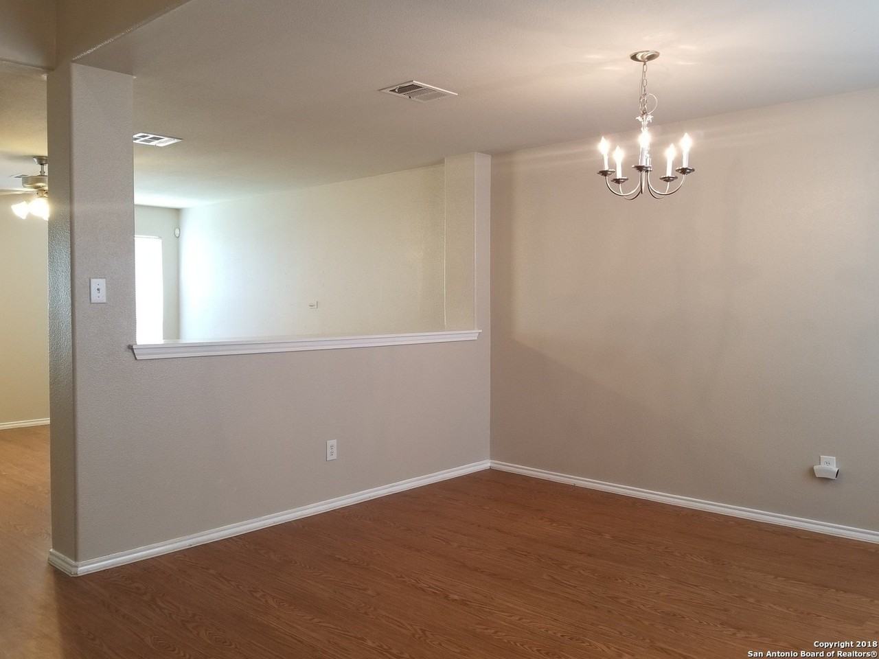 5123 Fountain Hl - Photo 3 of 25