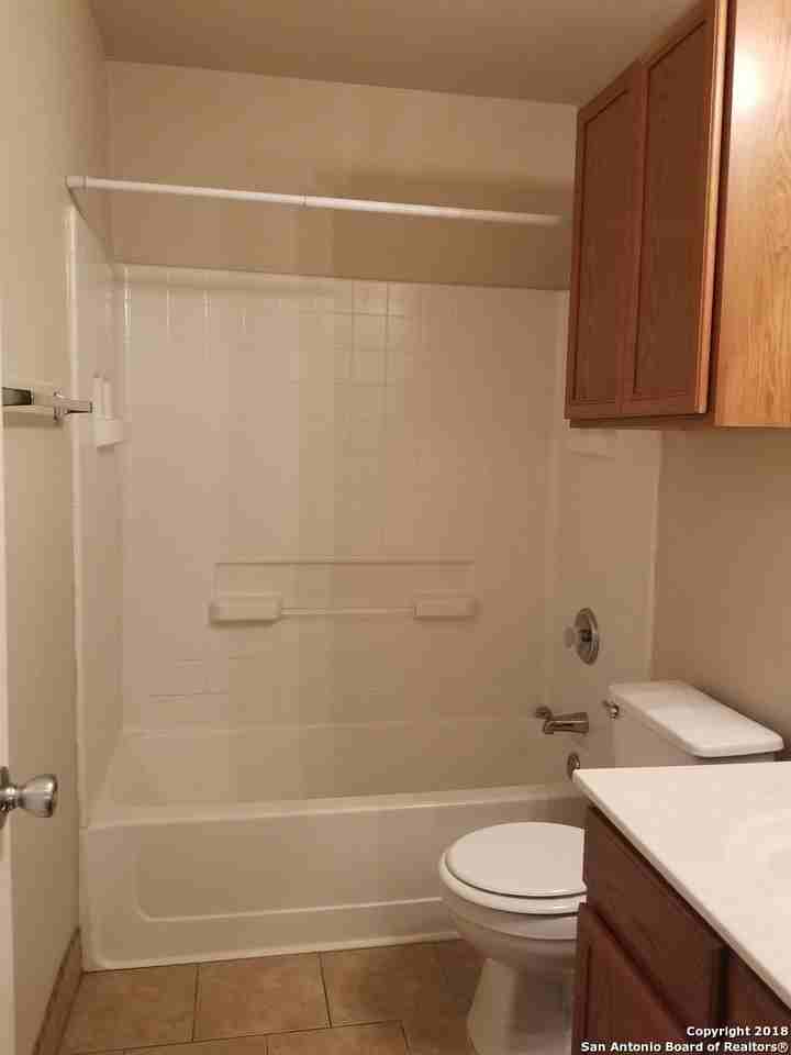 5123 Fountain Hl - Photo 7 of 25