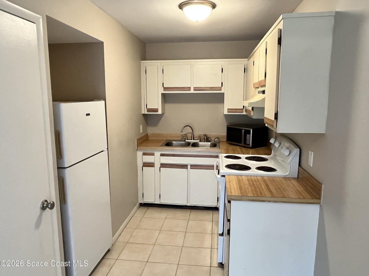 1961 Convair St Se Apt 102 #102 - Photo 6 of 10