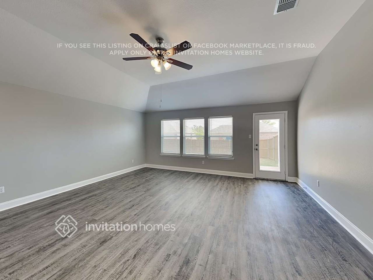 509 Sandy Ln - Photo 3 of 18