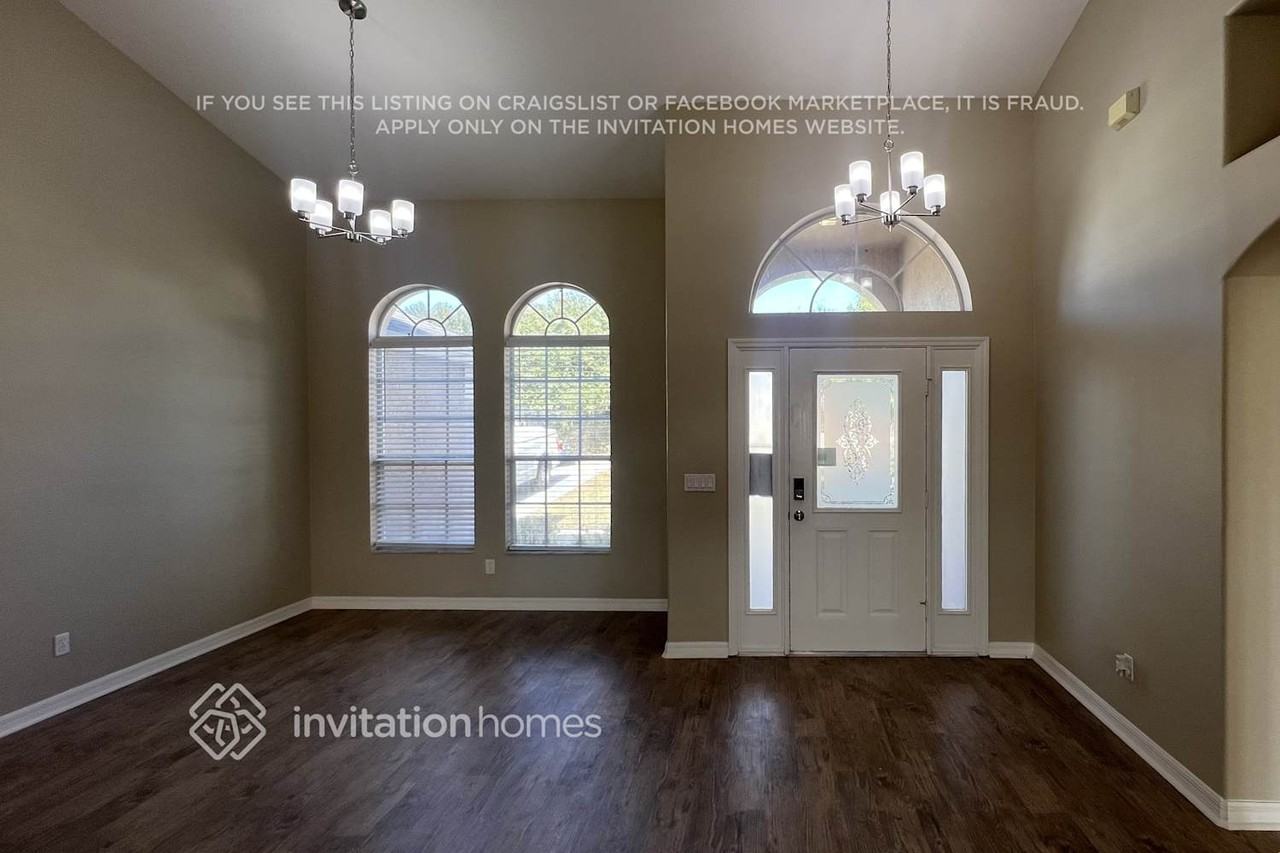 12832 Owasso Ln - Photo 2 of 16