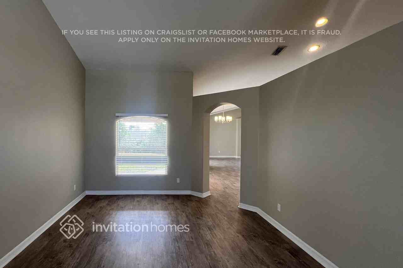 12832 Owasso Ln - Photo 3 of 16