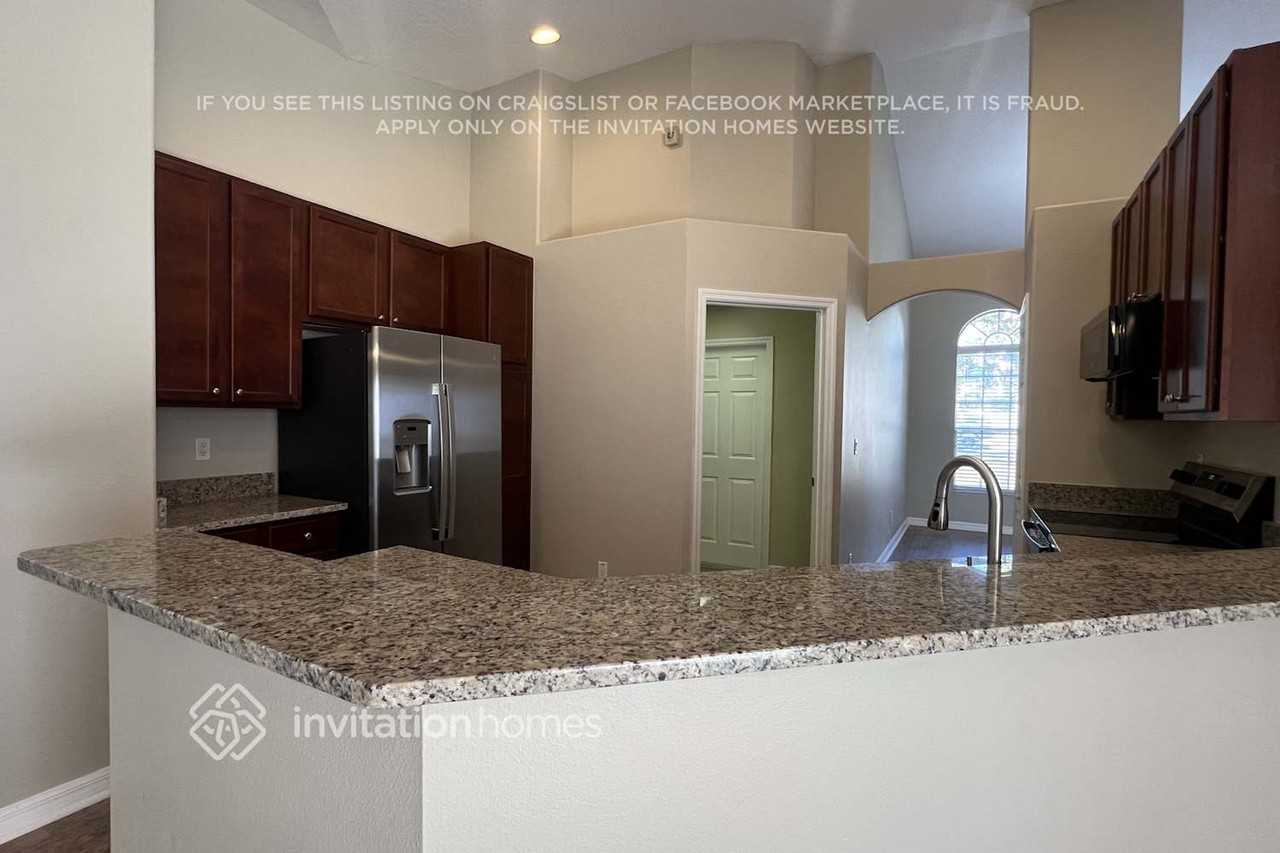 12832 Owasso Ln - Photo 6 of 16