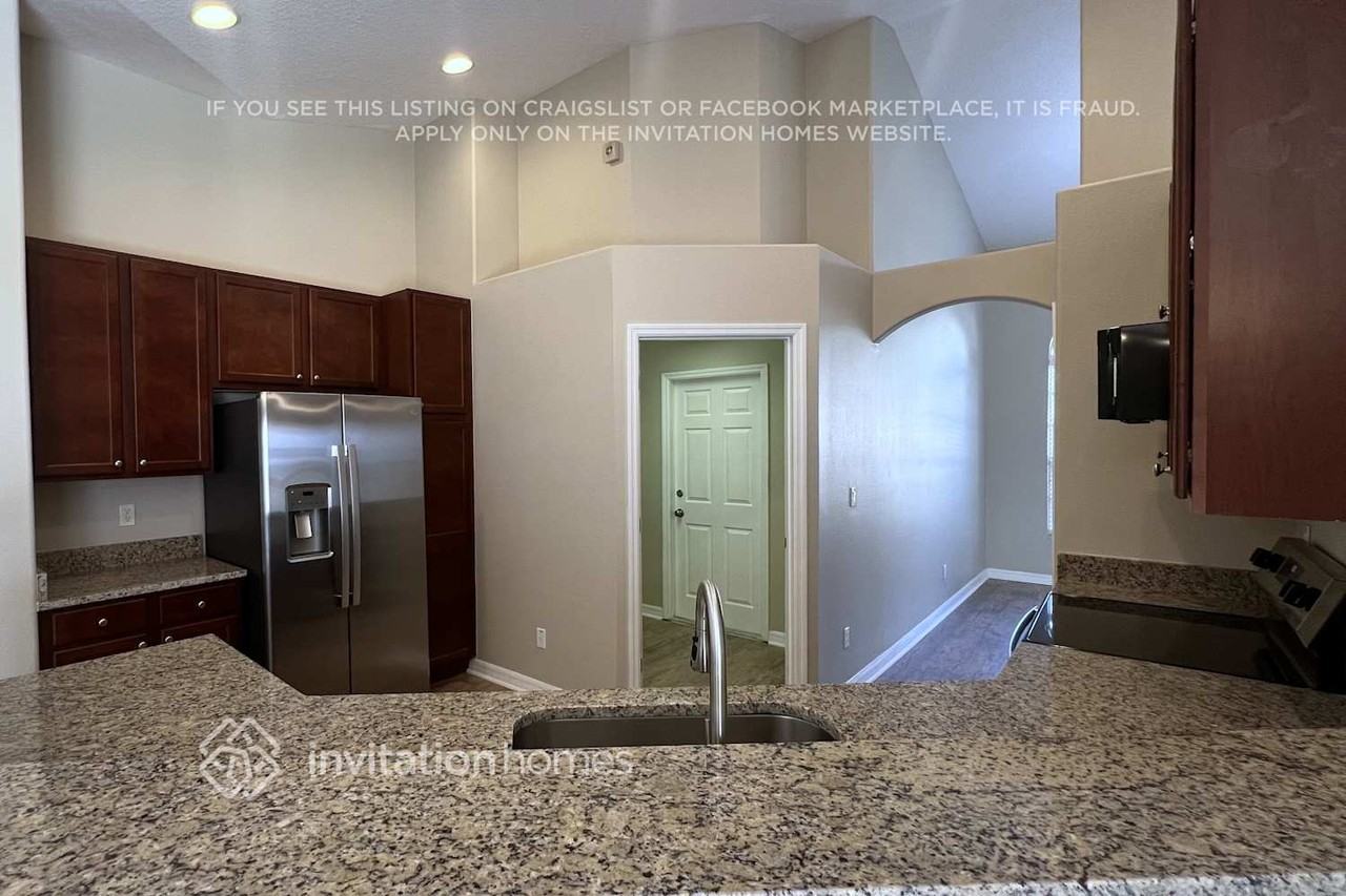 12832 Owasso Ln - Photo 7 of 16