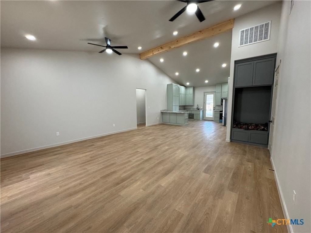 318 Warehouse Rd - Photo 4 of 39