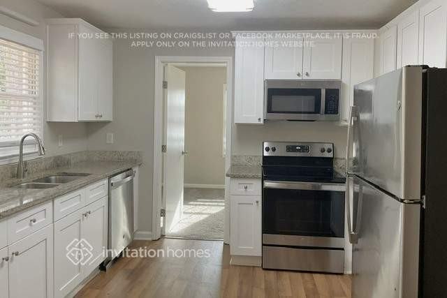 3811 Sherwood Dr - Photo 5 of 20