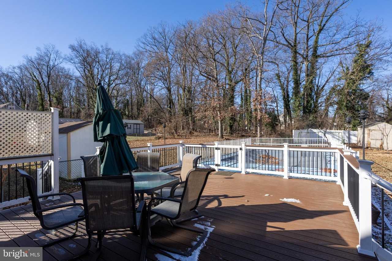 8030 Dalesford Rd - Photo 5 of 32