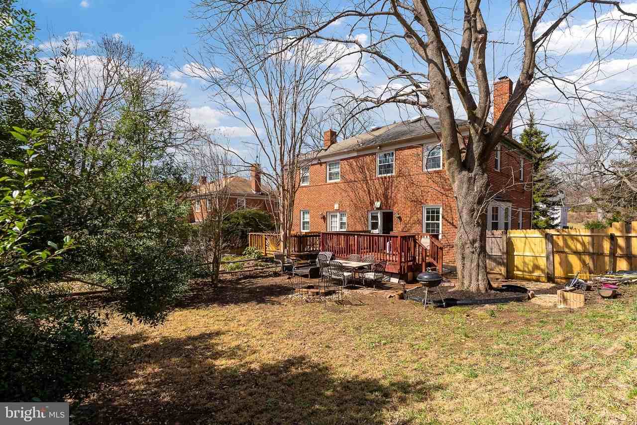 633 Walker Ave - Photo 5 of 32