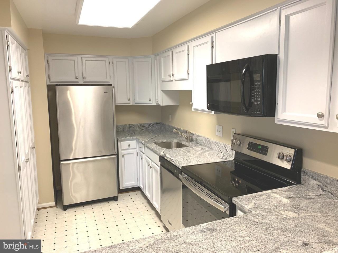 10715 Kings Riding Way Apt 202 #202 - Photo 4 of 17