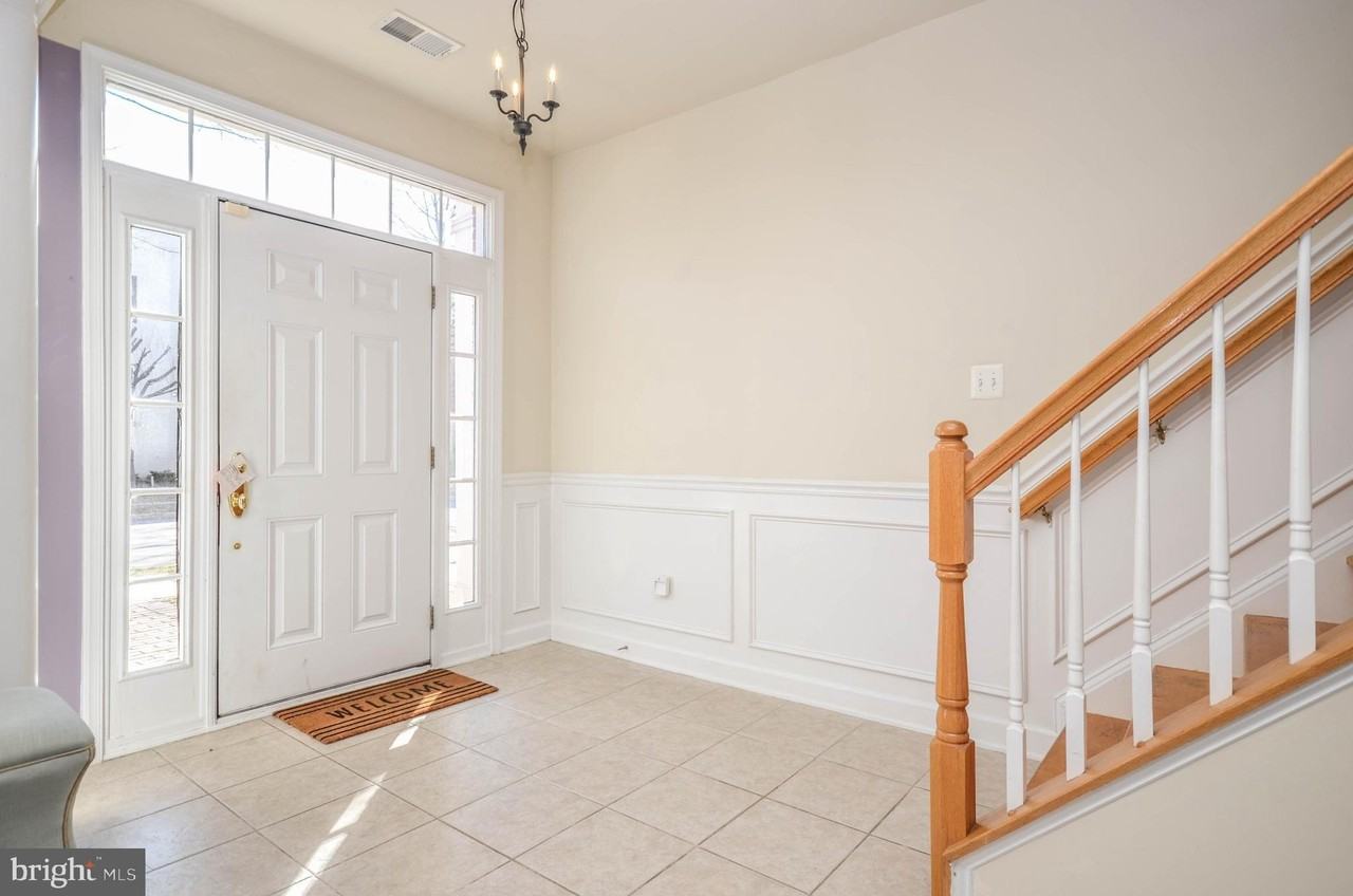 307 Ridgemont Ave - Photo 2 of 33