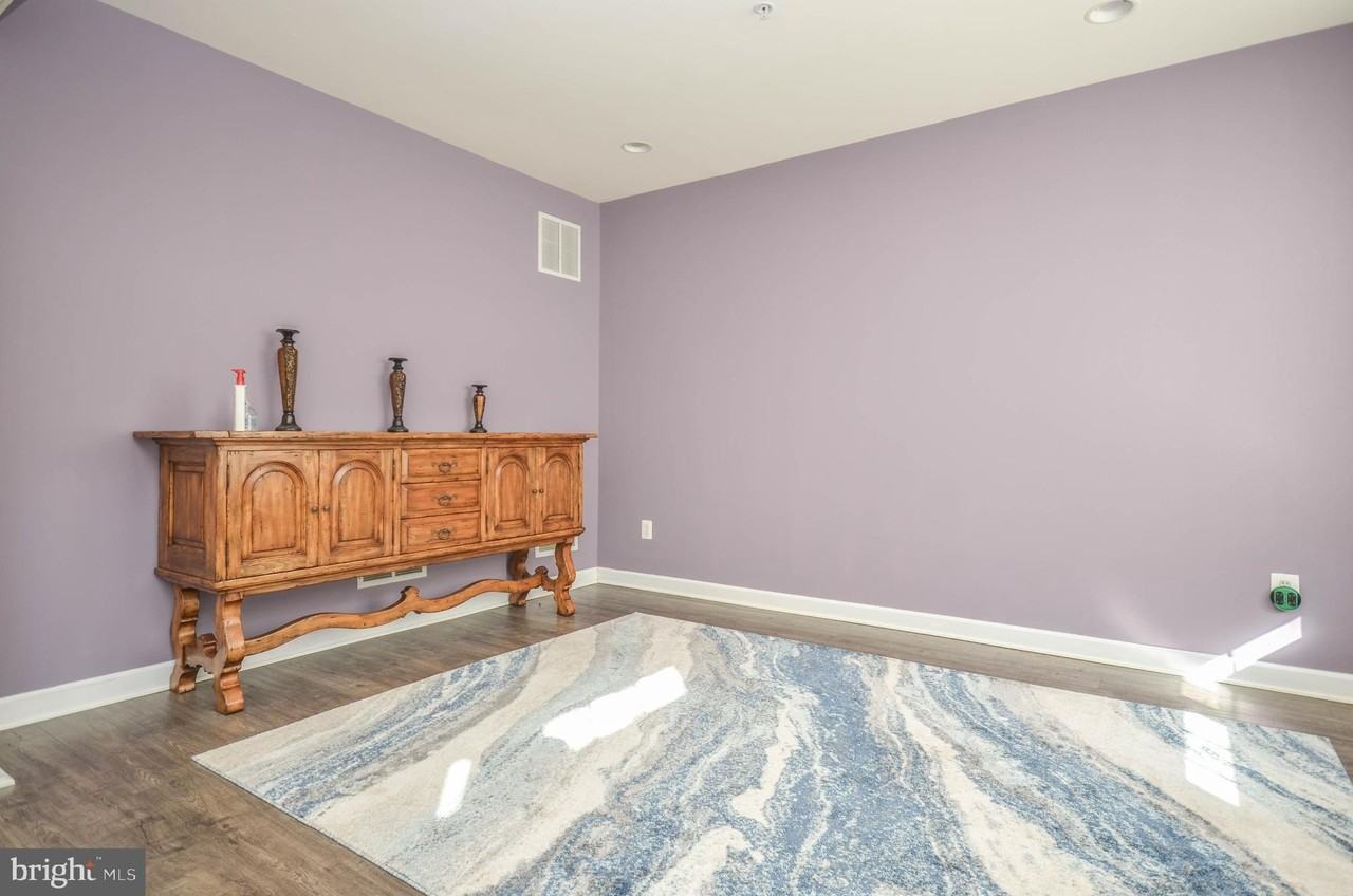 307 Ridgemont Ave - Photo 4 of 33