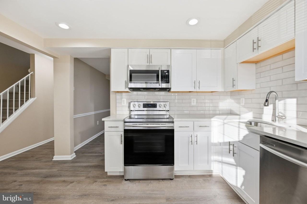 14602 King Lear Ct Unit 12-146 #12-146 - Photo 4 of 25