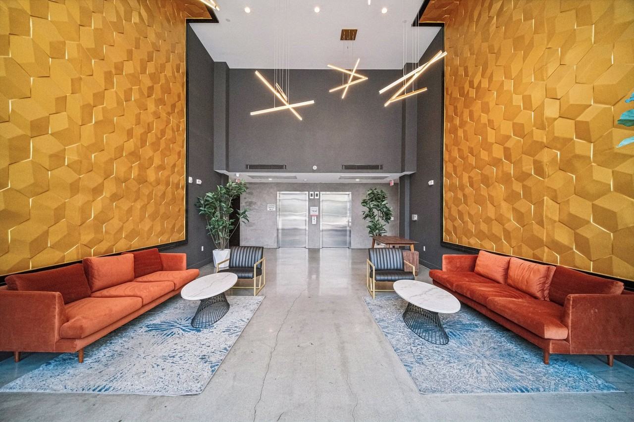 Destination NoHo - Photo 4 of 44